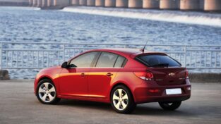 chevrolet cruze hatchback 4