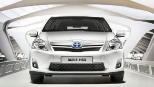 toyota auris hsd 11