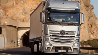 mercedes actros 2