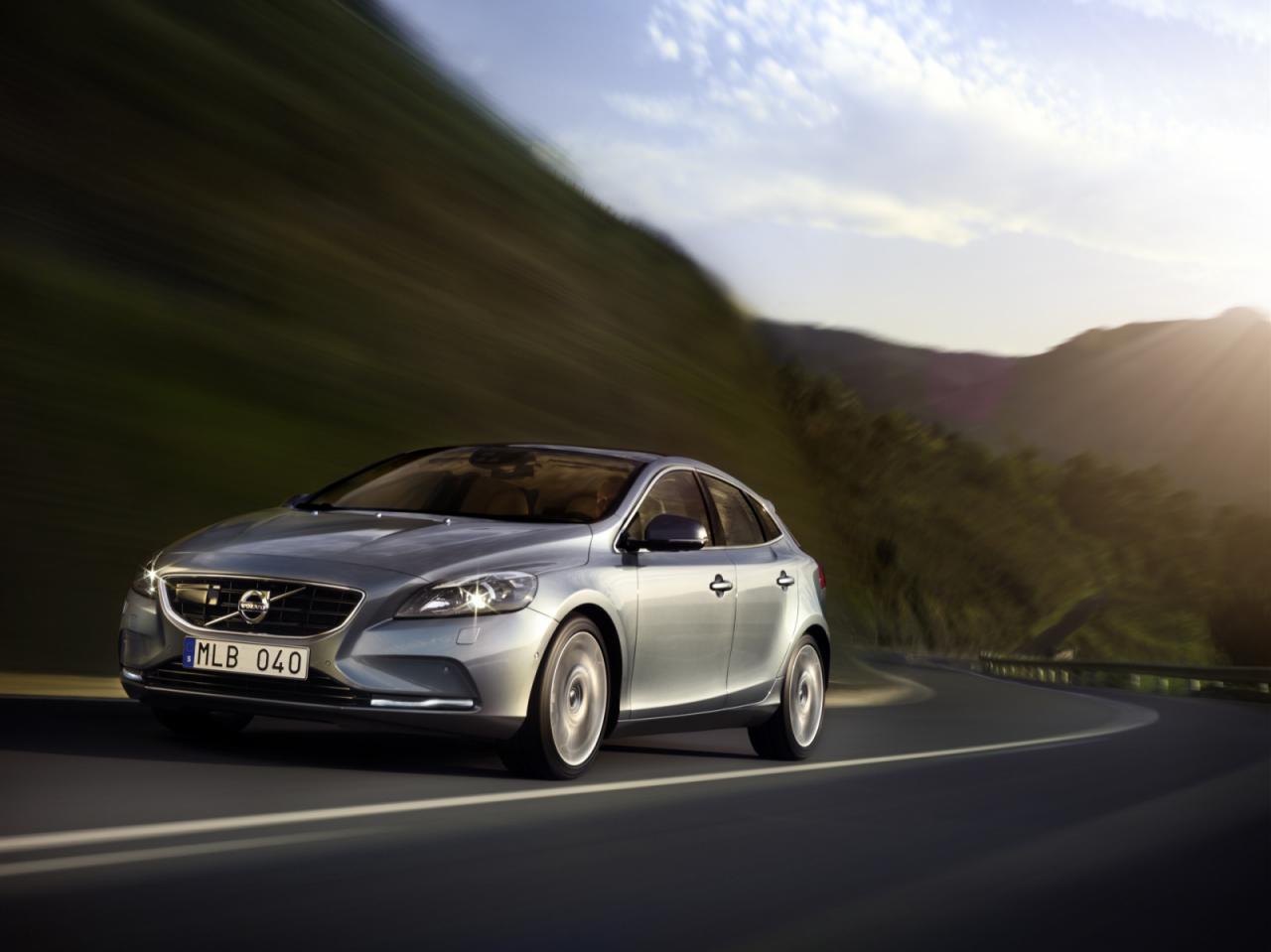 volvo v40 4