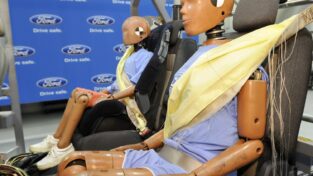 ford-seat-belt-airbag-1