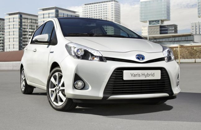 toyota yaris hybrid 1