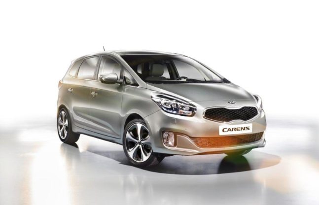 nov kia carens