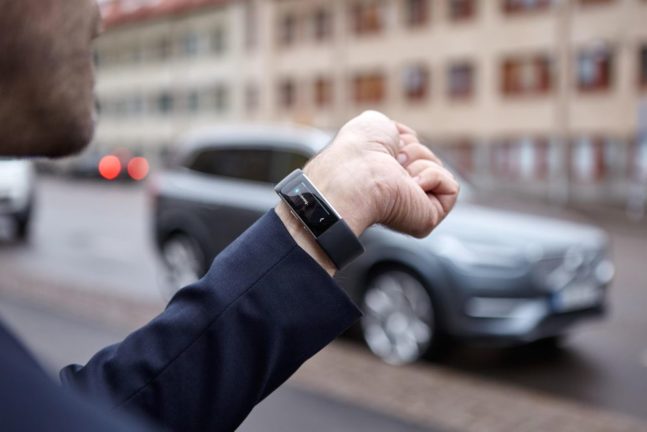 volvo_microsoft_band_hodinky_