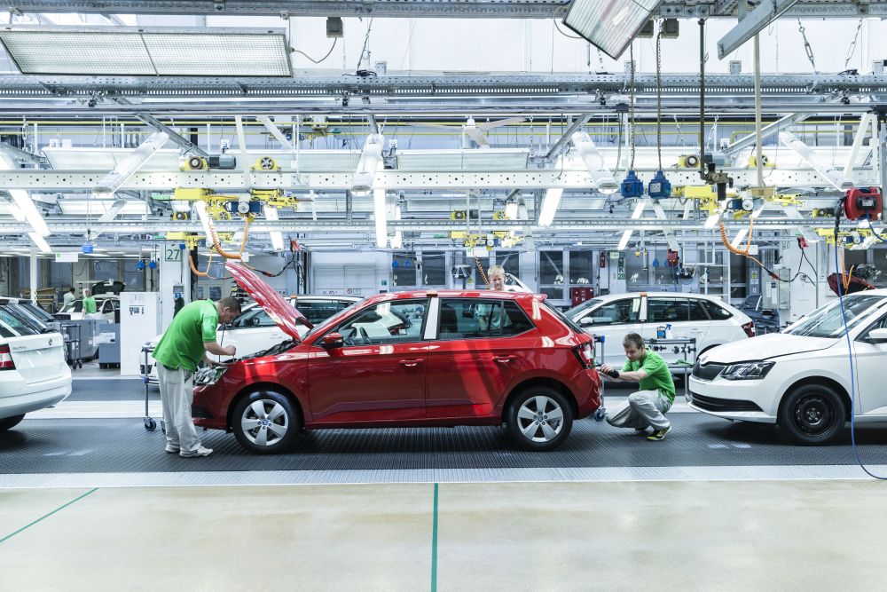 vyroba_auto_tovarna