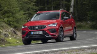 Seat Ateca červené auto SUV