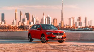 škoda, auto, červené, dubaj