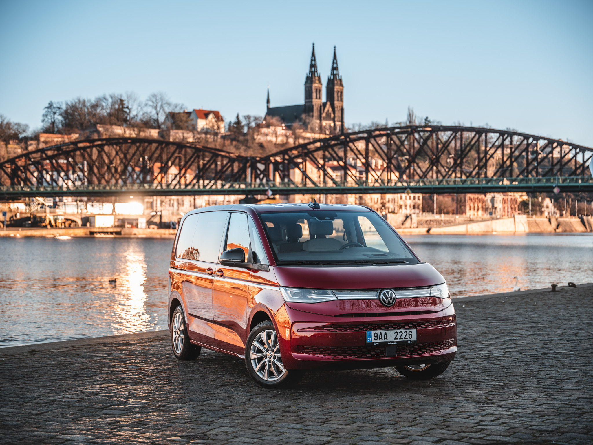 auto, červené, volkswagen, multivan