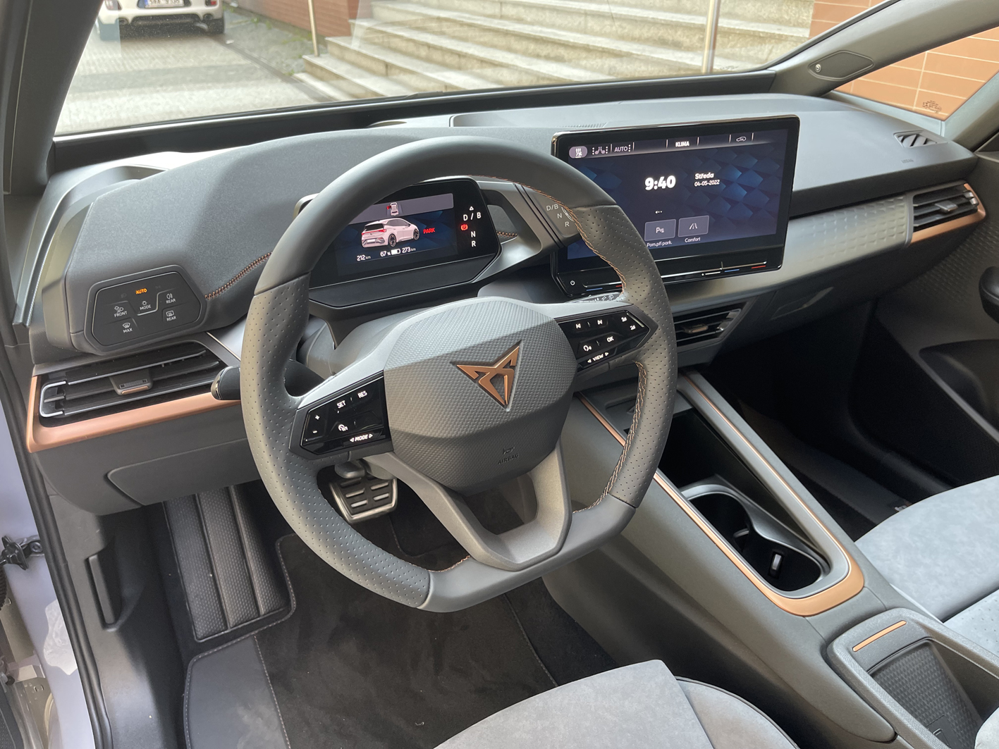 auto, interiér, volant, Cupra Born