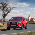 auto, červené, suzuki vitara, strong hybrid