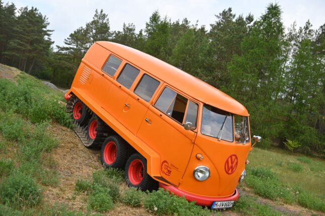 Volkswagen, T1, oranžový, polopásový, Bulli, terén