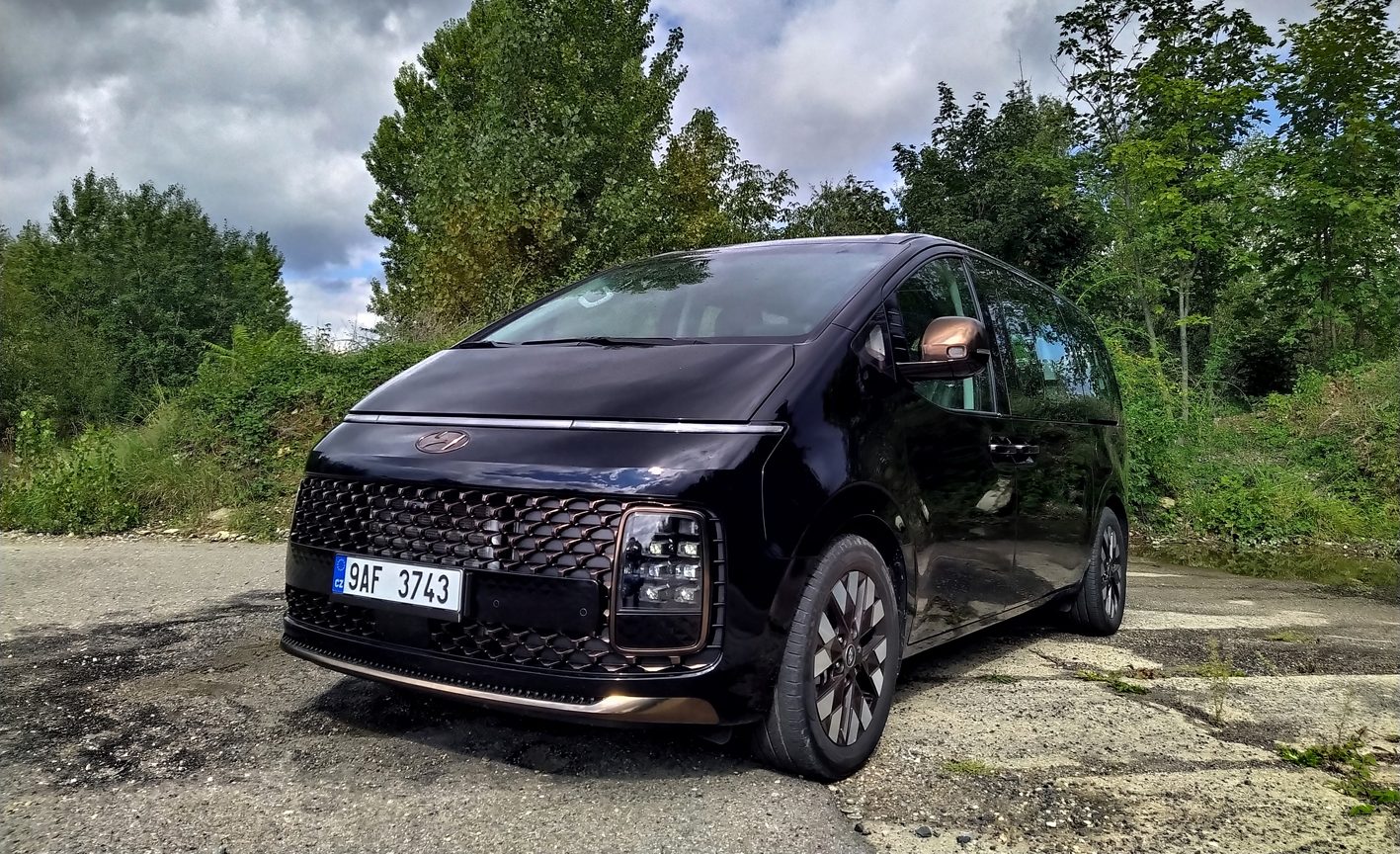 auto, černé, Hyundai, Staria
