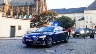 Audi A8 L, hrad, EU