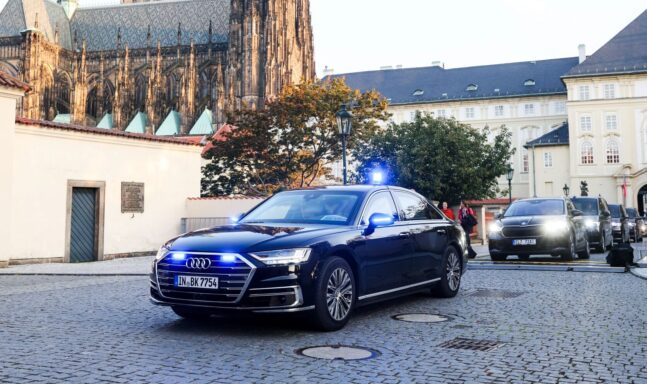 Audi A8 L, hrad, EU