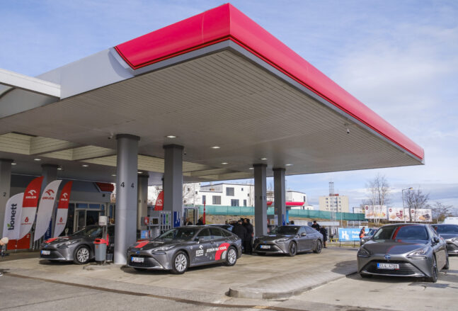 vodíková stanice, vodík, Benzina Orlen, Toyota MIrai