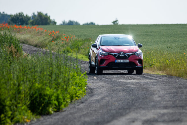 Mitsubishi ASX, auto, červené