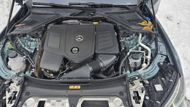 Test Mercedes-Benz E, motor