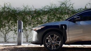 Po roce 2026 budou vozy Toyota používat vysoce výkonné bipolární lithium-iontové baterie