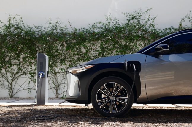 Po roce 2026 budou vozy Toyota používat vysoce výkonné bipolární lithium-iontové baterie