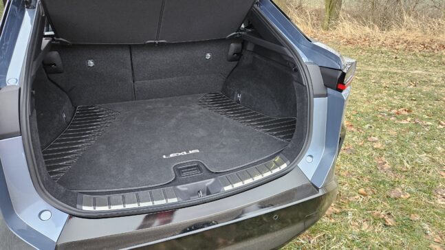 Test Lexus RZ, zavazadlový prostor, kufr