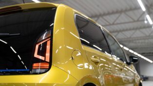 žluté auto, dopravní nehody, carvertical,