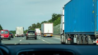 kamion, Shutterstock, Lesensky,