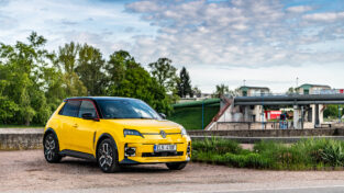 Renault 5, Auto roku 2026