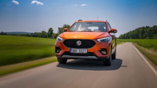 MG ZS
