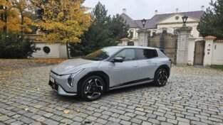 Kia EV4