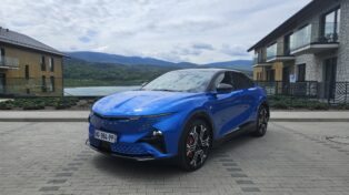 Alpine A390