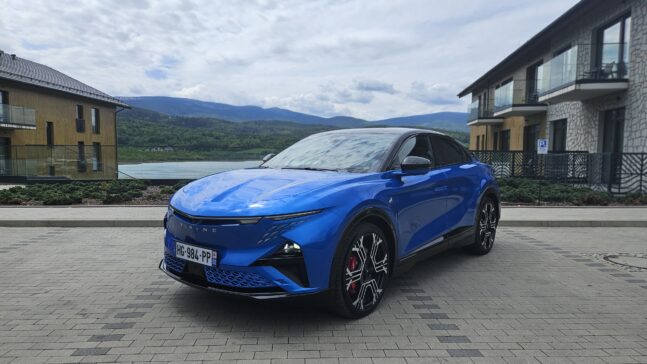 Alpine A390