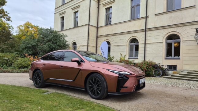 Lexus ES, 2026, test, jízdní dojmy, hybrid, elektromobil,